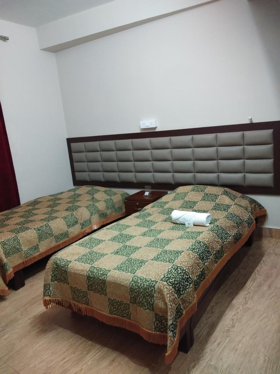 Hotel Pine Kohima Zimmer foto